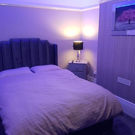 Highfields Living - All Rooms Ensuite- Free Wifi- Free Local Parking Шеффілд Екстер'єр фото