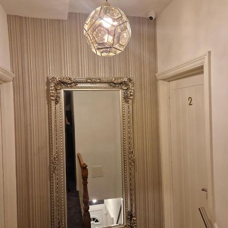 Highfields Living - All Rooms Ensuite- Free Wifi- Free Local Parking Шеффілд Екстер'єр фото