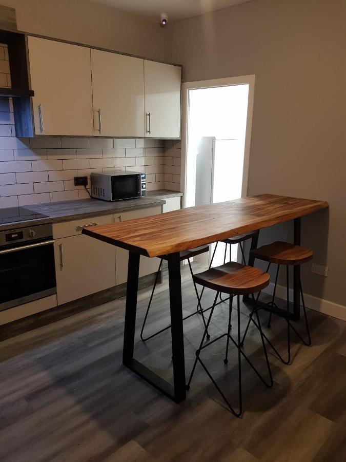 Highfields Living - All Rooms Ensuite- Free Wifi- Free Local Parking Шеффілд Екстер'єр фото