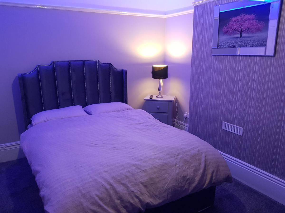 Highfields Living - All Rooms Ensuite- Free Wifi- Free Local Parking Шеффілд Екстер'єр фото