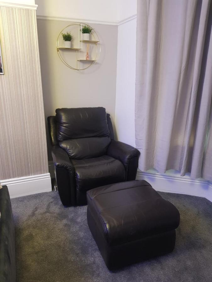 Highfields Living - All Rooms Ensuite- Free Wifi- Free Local Parking Шеффілд Екстер'єр фото