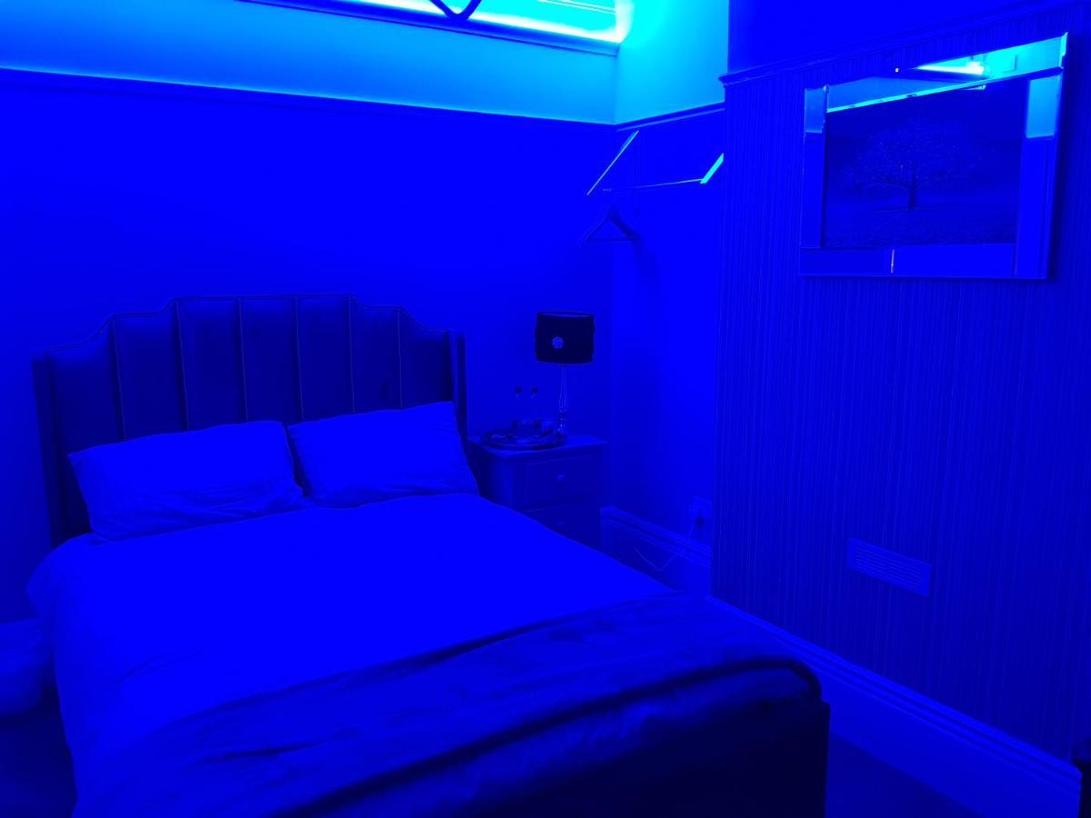 Highfields Living - All Rooms Ensuite- Free Wifi- Free Local Parking Шеффілд Екстер'єр фото