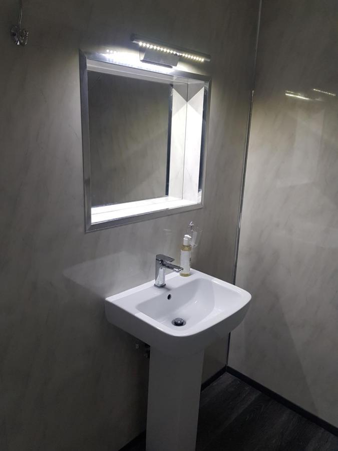 Highfields Living - All Rooms Ensuite- Free Wifi- Free Local Parking Шеффілд Екстер'єр фото
